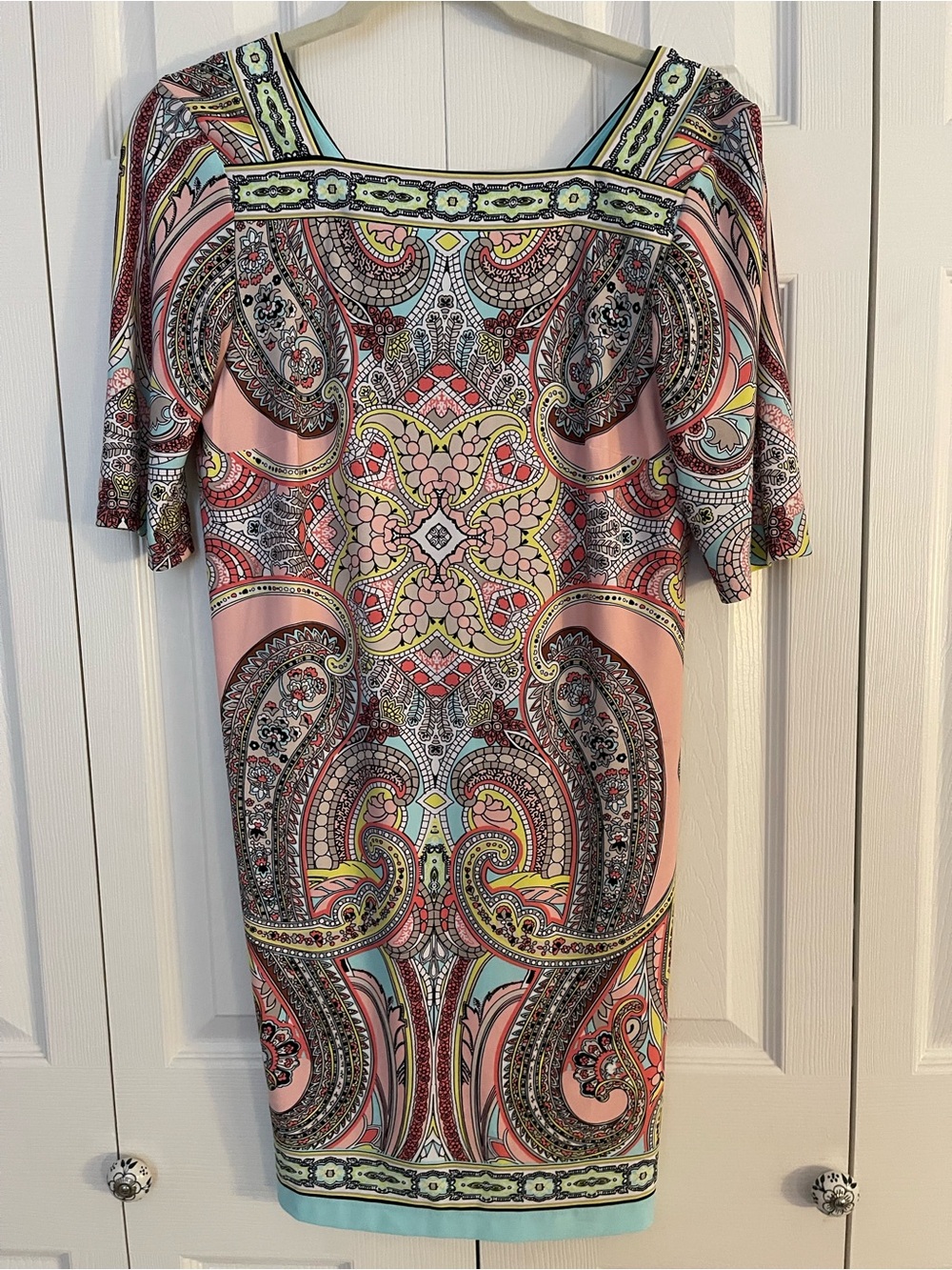 Sandra Darren Pink Paisley-Style Midi Shift Dress with Mint Accents